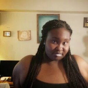 Meet your Posher, Averi